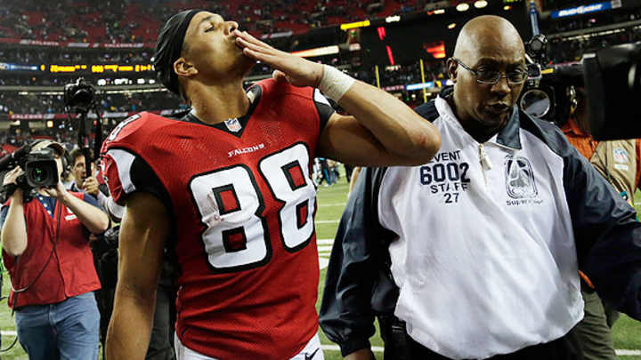 CBS brings on Tony Gonzalez, drops Dan Marino, Shannon Sharpe in shakeup CBS brings on Tony Gonzalez, drops Dan Marino, Shannon Sharpe in shakeup