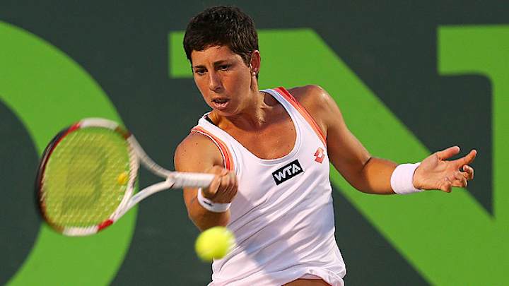 Suarez Navarro wins Portugal, Berdych makes men's final