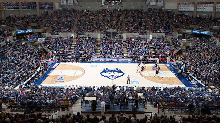 Four-star forward Steve Enoch commits to UConn Four-star forward Steve Enoch commits to UConn