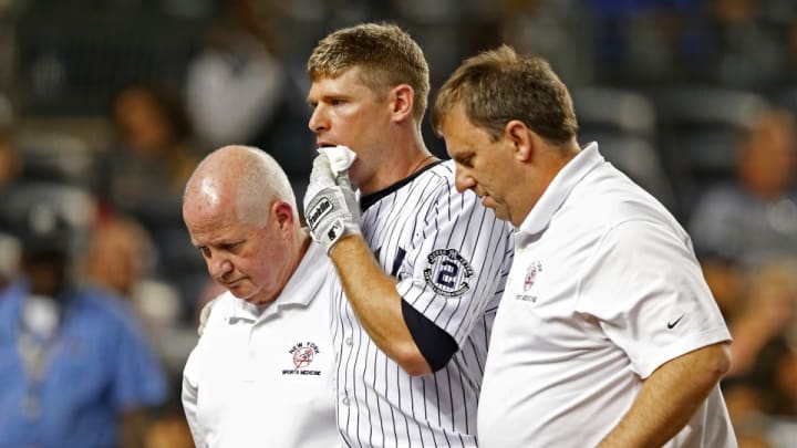 Yankees' Chase Headley hit in chin by pitch, status uncertain