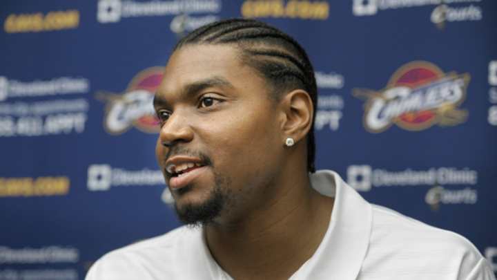 Pacers sign Andrew Bynum Pacers sign Andrew Bynum