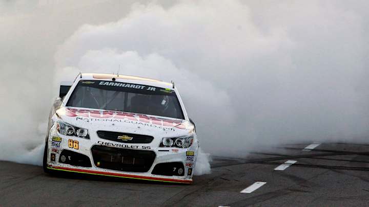 Earnhardt wins at Martinsville Speedway