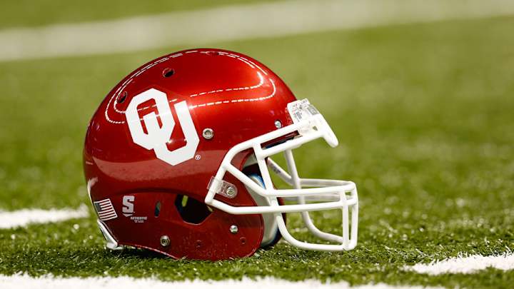 Report: Oklahoma football chaplain arrested for stealing pills