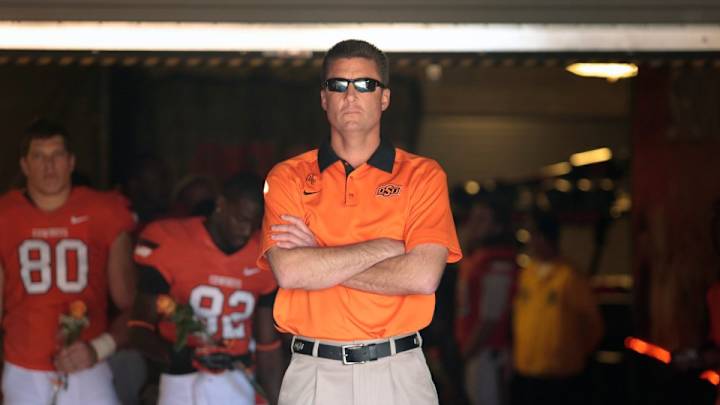 Oklahoma State's Mike Gundy dances like no one is watching on his birthday