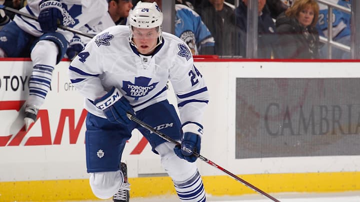 Maple Leafs re-sign Peter Holland, Carter Ashton