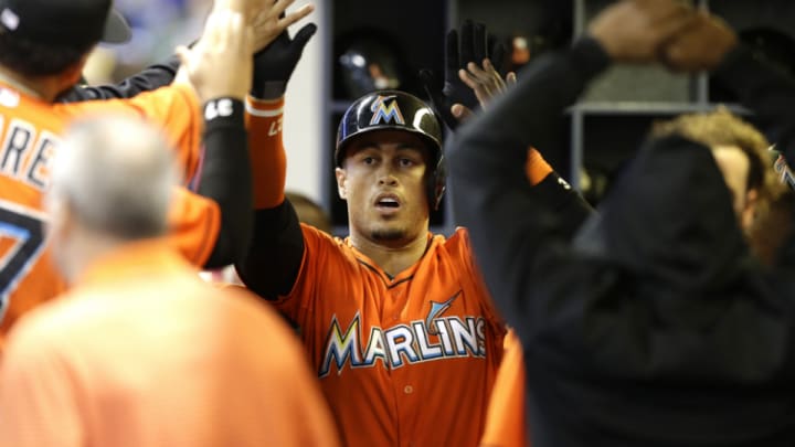 Report: Marlins to offer Giancarlo Stanton largest deal in team history