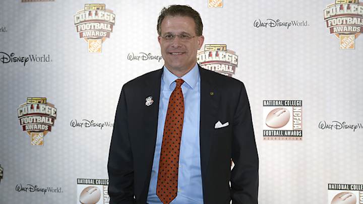 Auburn coach Gus Malzahn wins Bear Bryant Award