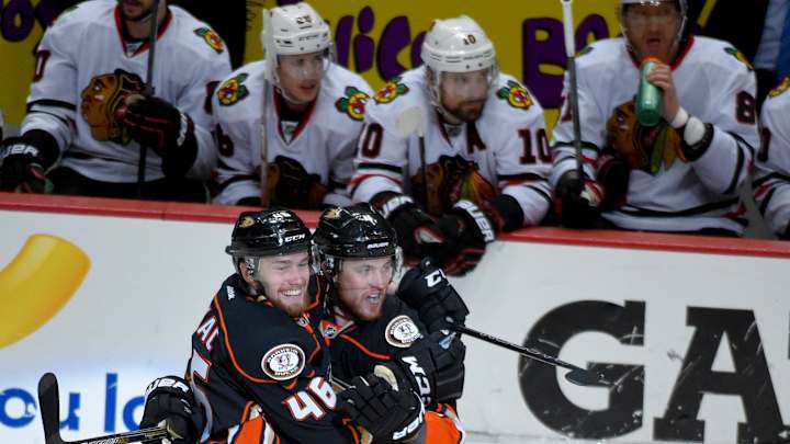 Ducks score two goals in 32 seconds against Blackhawks