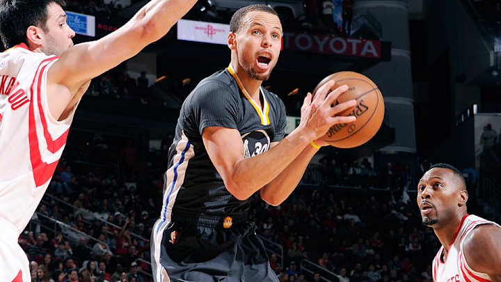 Video: Stephen Curry sets up dunk with backward, no-look touch pass