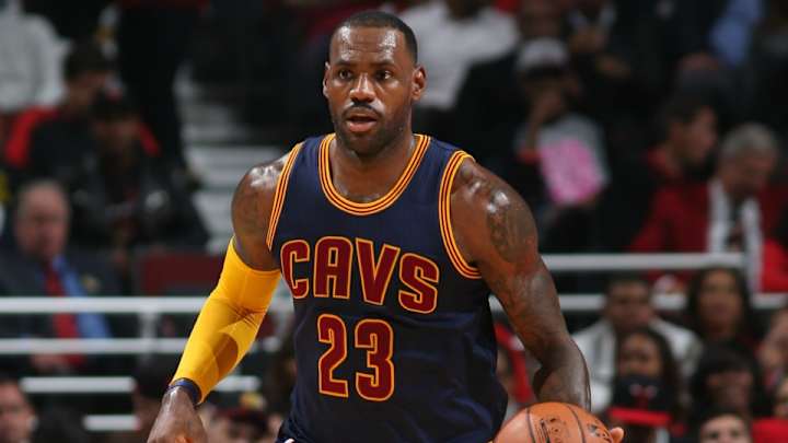 Mustard Minute: Jamie Foxx helps perfect your LeBron James costume Mustard Minute: Jamie Foxx helps perfect your LeBron James costume