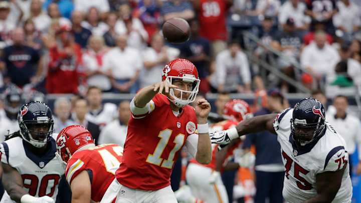 Smith's 3 touchdown passes lead Chiefs over Texans, 27-20