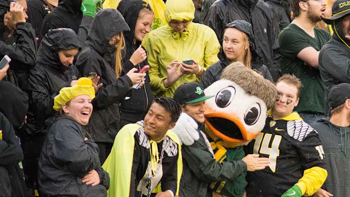 How to watch Oregon vs. Washington: Game time, live stream, TV info