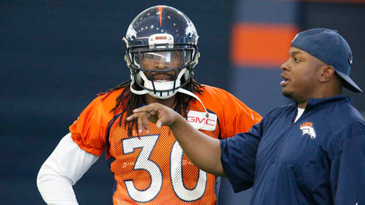 Bruton played last 3 quarters on broken leg Bruton played last 3 quarters on broken leg