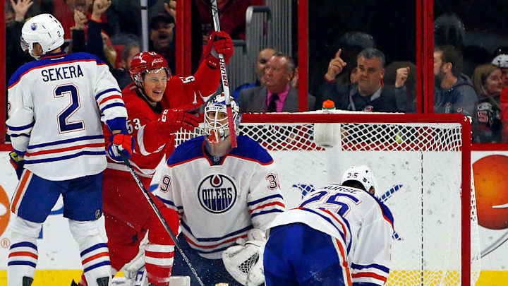 Lindholm scores go-ahead goal, Hurricanes beat Oilers 4-1 Lindholm scores go-ahead goal, Hurricanes beat Oilers 4-1