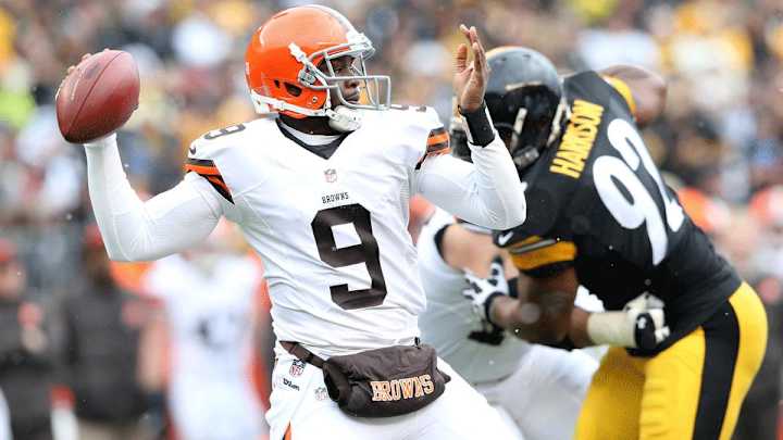 Quarterback Thad Lewis returns to Cleveland Browns