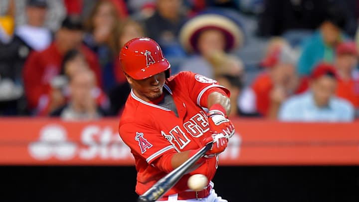 Perez ends his debut with walkoff homer, Angels beat M's 5-4