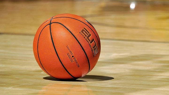 Oregon H.S. basketball coach fired after allegedly pushing player