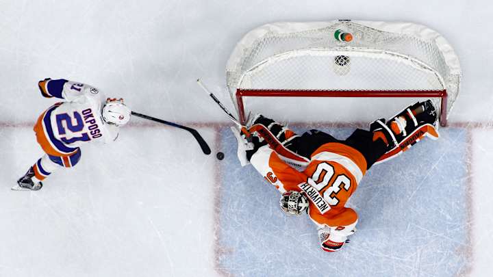 Okposo, Halak lift Islanders past Flyers in shootout