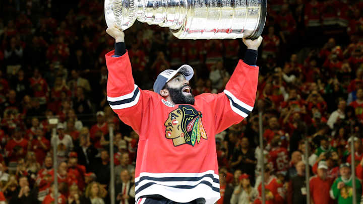 Stars sign veteran D-man Oduya, another pickup from Chicago