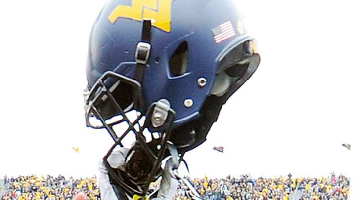 Charlotte DC Bruce Tall to become West Virginia D-line coach