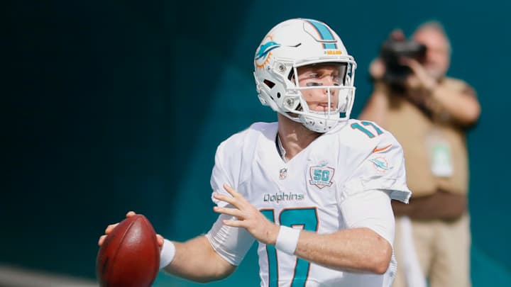 Watch: Dolphins’ O-line forgets to block on crucial fourth down play