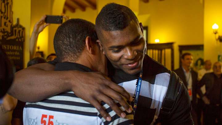 Triumphant return for Cuban baseball defectors Puig, Abreu
