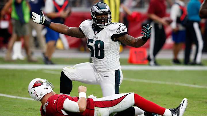 Colts sign pass-rusher Trent Cole