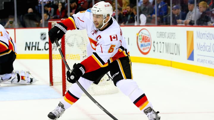 Calgary places Giordano on IR, claims Schlemko off waivers