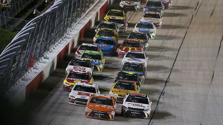 NASCAR to go with drivers' choice of low-downforce package for 2016