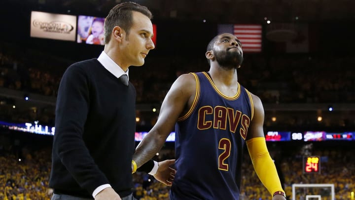 Cavaliers PG Kyrie Irving undergoes kneecap surgery, out for Finals