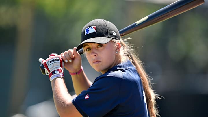 All-Star likes what he sees of pioneering girl at MLB camp