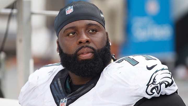 Eagles left tackle Jason Peters carted off with back spasms, will not return Eagles left tackle Jason Peters carted off with back spasms, will not return