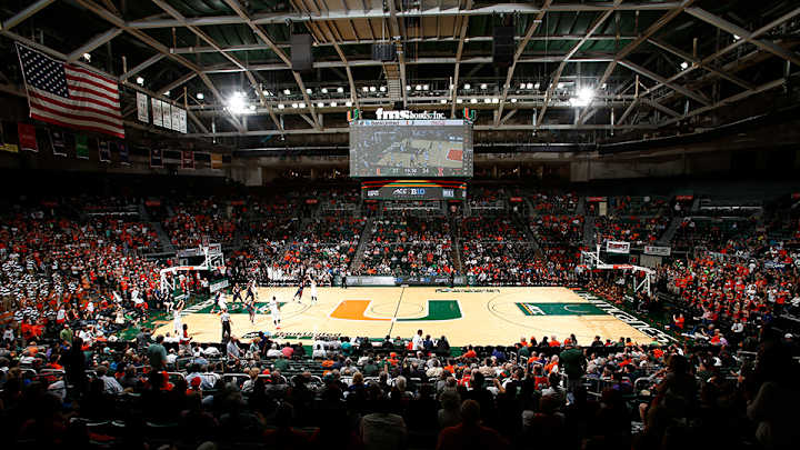 Four-star 2016 center Rodney Miller commits to Miami