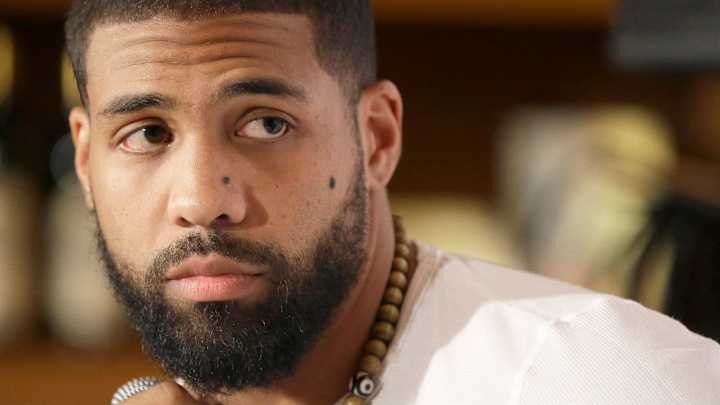 Arian Foster's fashion takes a drastic turn