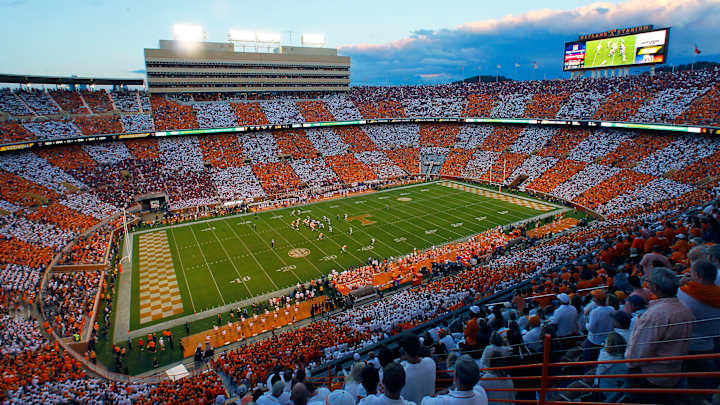 Watch: Oklahoma's Hatari Byrd gives Tennessee fans middle finger