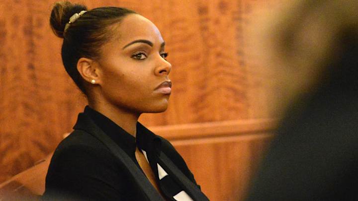 Prosecutors drop perjury charge against Aaron Hernandez's fiancee