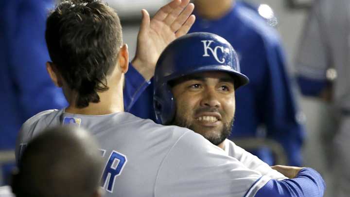 Royals offense struggles in 4-2 loss to White Sox