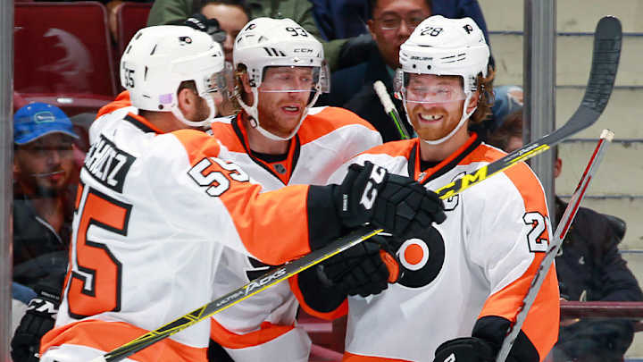 Watch: Claude Giroux flashes strength, stick skills on filthy goal