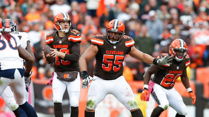 Cleveland Browns center Alex Mack refuses possible trade