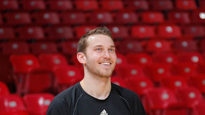Nik Stauskas does the weather, Canada is cold Nik Stauskas does the weather, Canada is cold