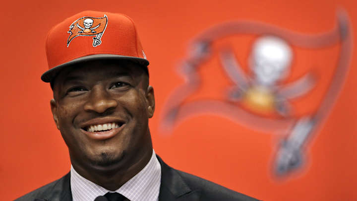 Winston, Mariota shrug off comparisons before NFL debuts