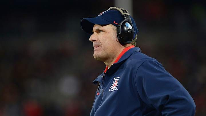 Rich Rodriguez turns down South Carolina, stays with Arizona