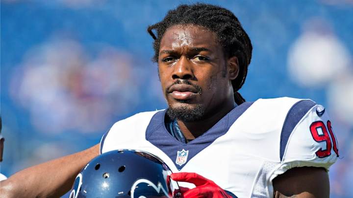 Texans' Jadeveon Clowney bitten by teammate's pit bull Texans' Jadeveon Clowney bitten by teammate's pit bull