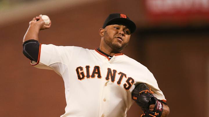 Report: Cubs sign ex-Giants reliever Jean Machi to minor-league contract
