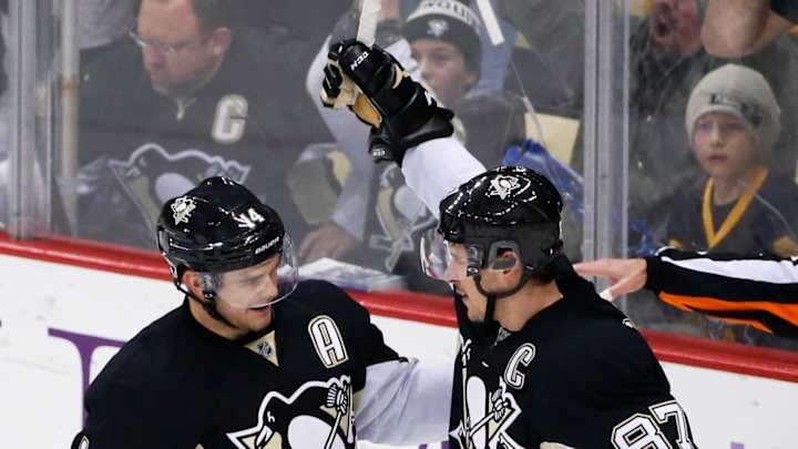 Parenteau, Holland lift Maple Leafs over Pens in SO, 3-2