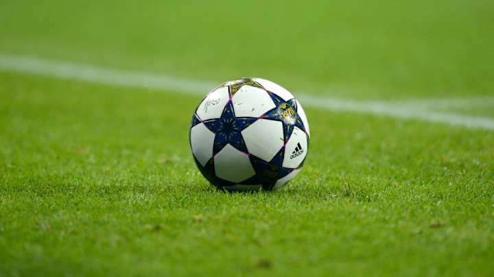 Soccer player jumps in ambulance and honks horn to celebrate goal Soccer player jumps in ambulance and honks horn to celebrate goal