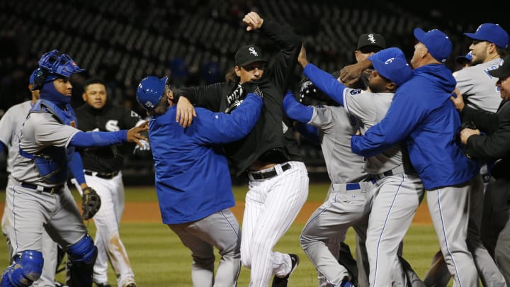 Benches clear between Royals, White Sox