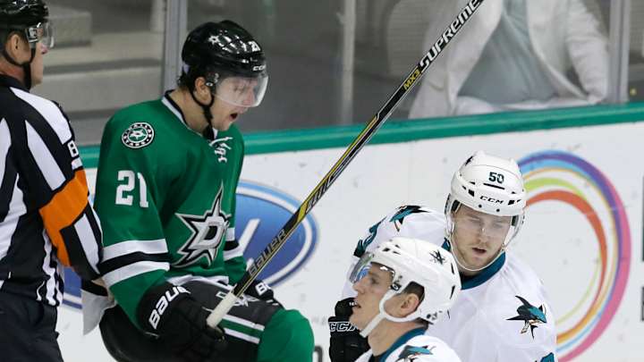 Roussel's goal breaks tie, Stars beat Sharks 5-3