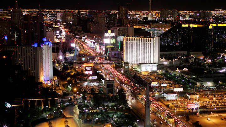 Las Vegas Strip to dim lights in honor of ex-UNLV coach Jerry Tarkanian Las Vegas Strip to dim lights in honor of ex-UNLV coach Jerry Tarkanian