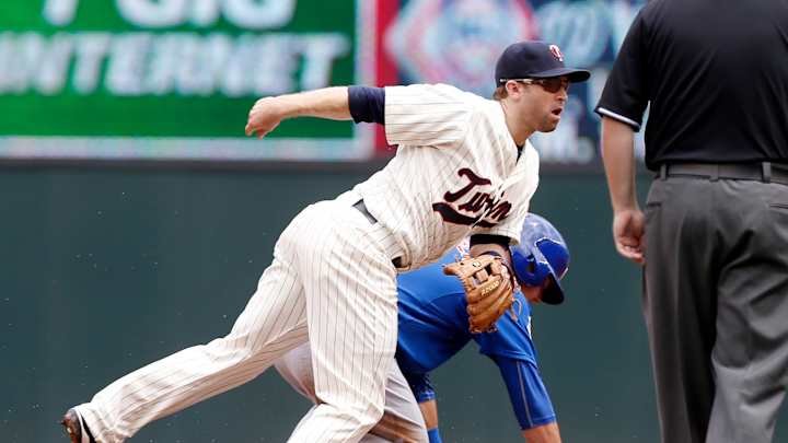 Castro lifts Cubs past Twins in 10 innings Castro lifts Cubs past Twins in 10 innings